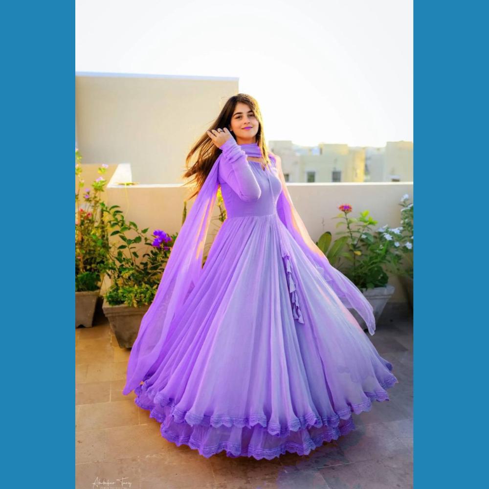 Wunderschönes lila Kleid für Mädchen und Frauen