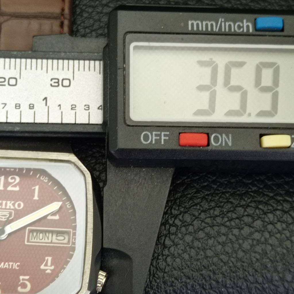Seiko 5 AUTOMATIC JAPAN MENS 7009A VINTAGE MAROON COLOR DIAL WATCH A702327-5 R124-a702327