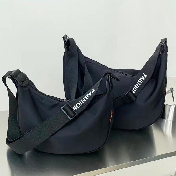 Canvas Bag Source Manufacturer Customization College Style Large Capacity Commuter Shoulder Bag Fashion Tote Bag OEM