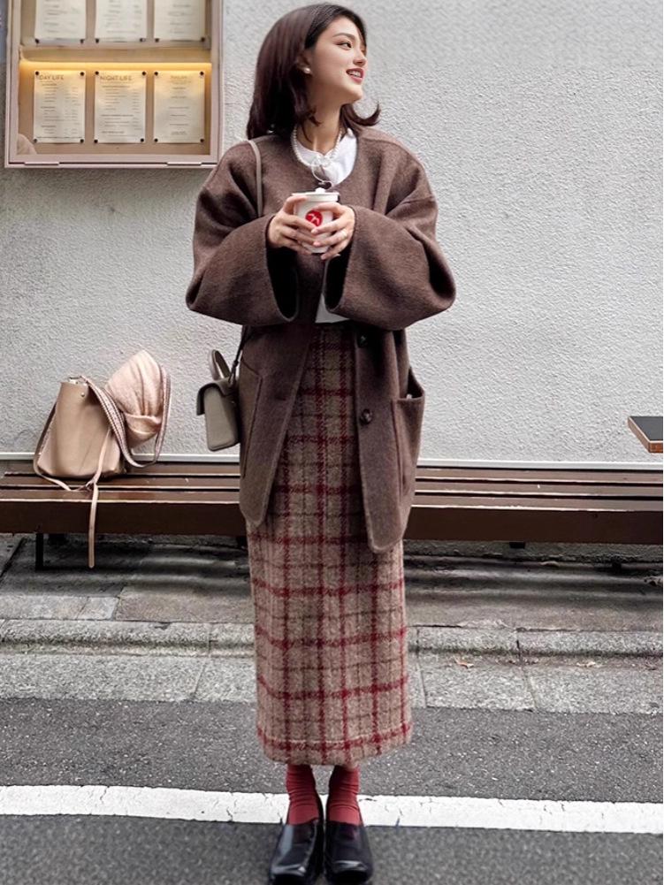 Ready Stock Red Plaid High-Waisted Woolen Skirt with Slit - Retro French Style for Autumn/Winter