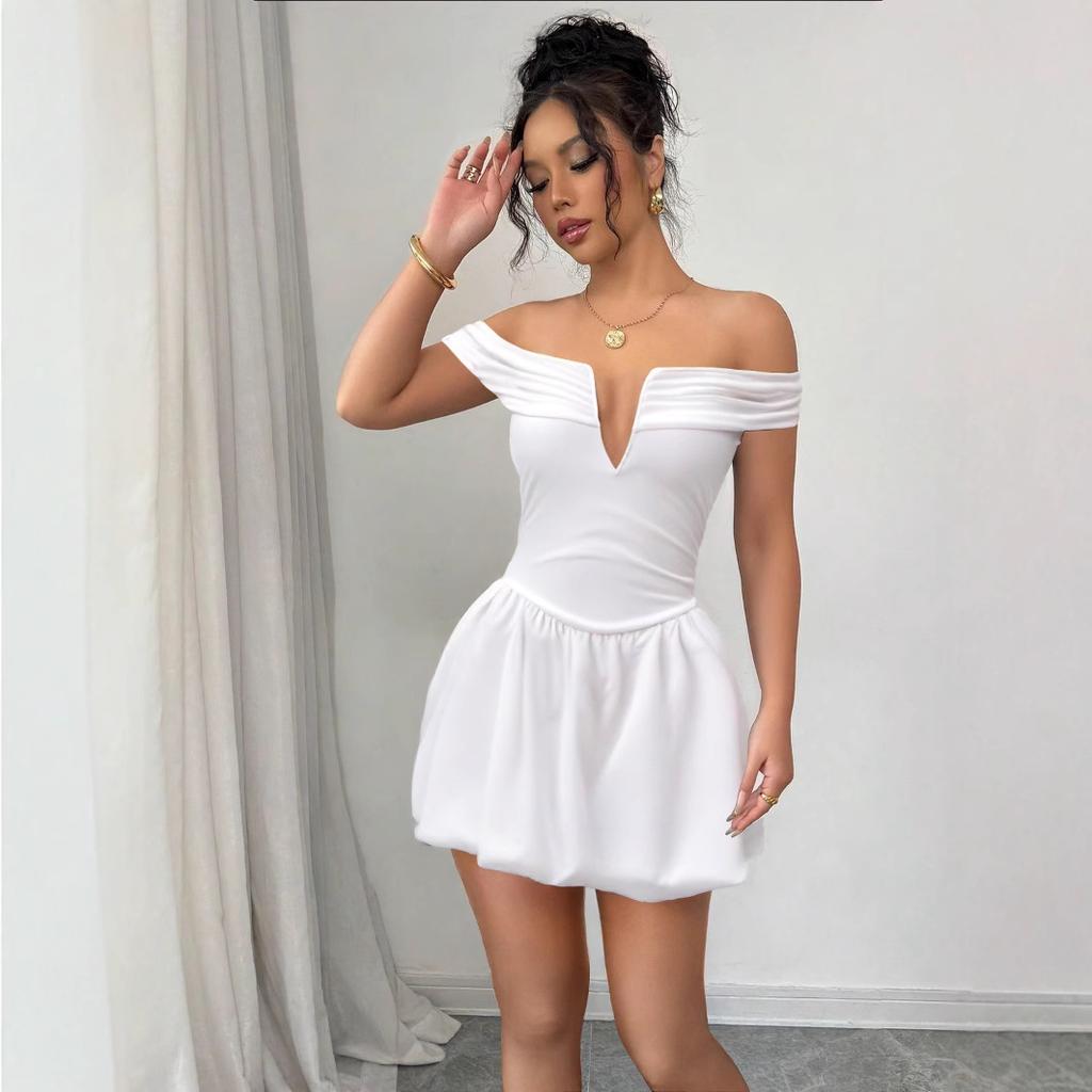 Europe and the United States Summer Hot-selling One-word Shoulder Deep V-neck Dress, New Pleated Shoulder Sleeves Sexy Backless Short Skirt