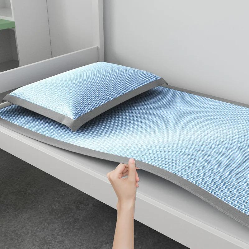 Ice Silk Sleeping Mat Summer Jacquard Cooling Mat Breathable Nonwoven Cover Soft Cool Pad for Dorm College Students Bedroom Use