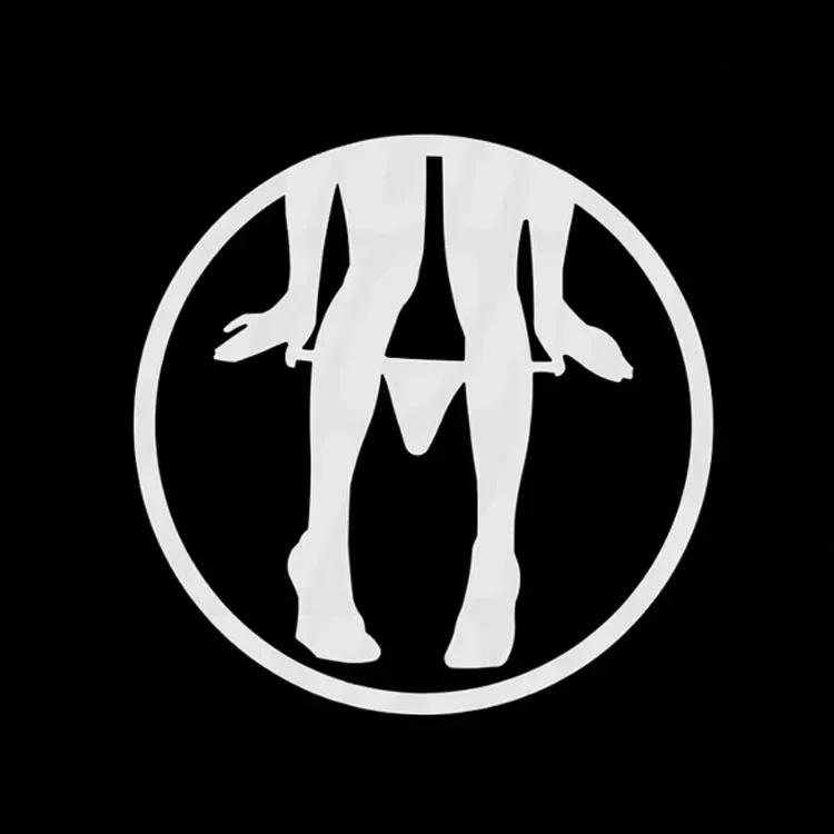 

8x8см Індивідуалізована Сексуальна Дівчина Мотоцикл Світловідбивна Вінілова Наклейка Декаль Бампер Автомобіля Паливний Бак Вікно Задня Наклейка білий