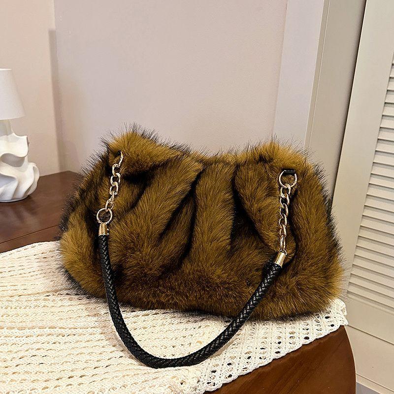 Premium Plush Tote Bag for Women - New Autumn Collection Chain Shoulder Bag Large Capacity Furry Tote