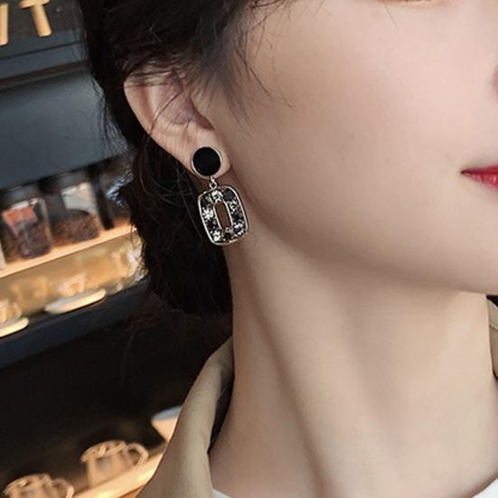 1 Pair Square Unique Drop Ear Stud Geometric-shaped Eye-catching Rhinestone Stud Earrings for Holiday