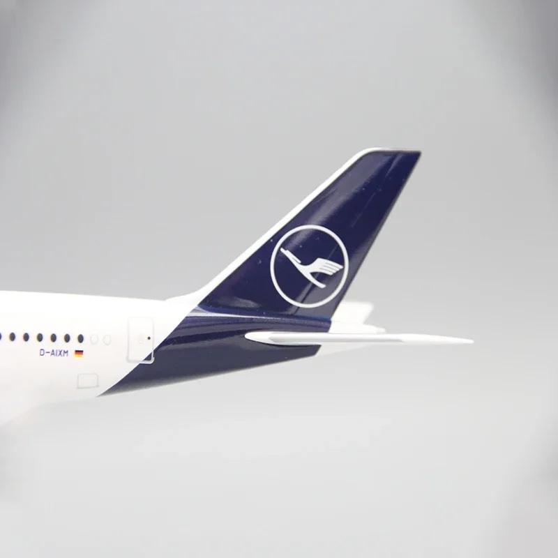 Plane Model Aircraft 1/200 A350 A350-900 Lufthansa NEW Livery Airline ABS Assembly Airplane Gift By Aviation Home Decor