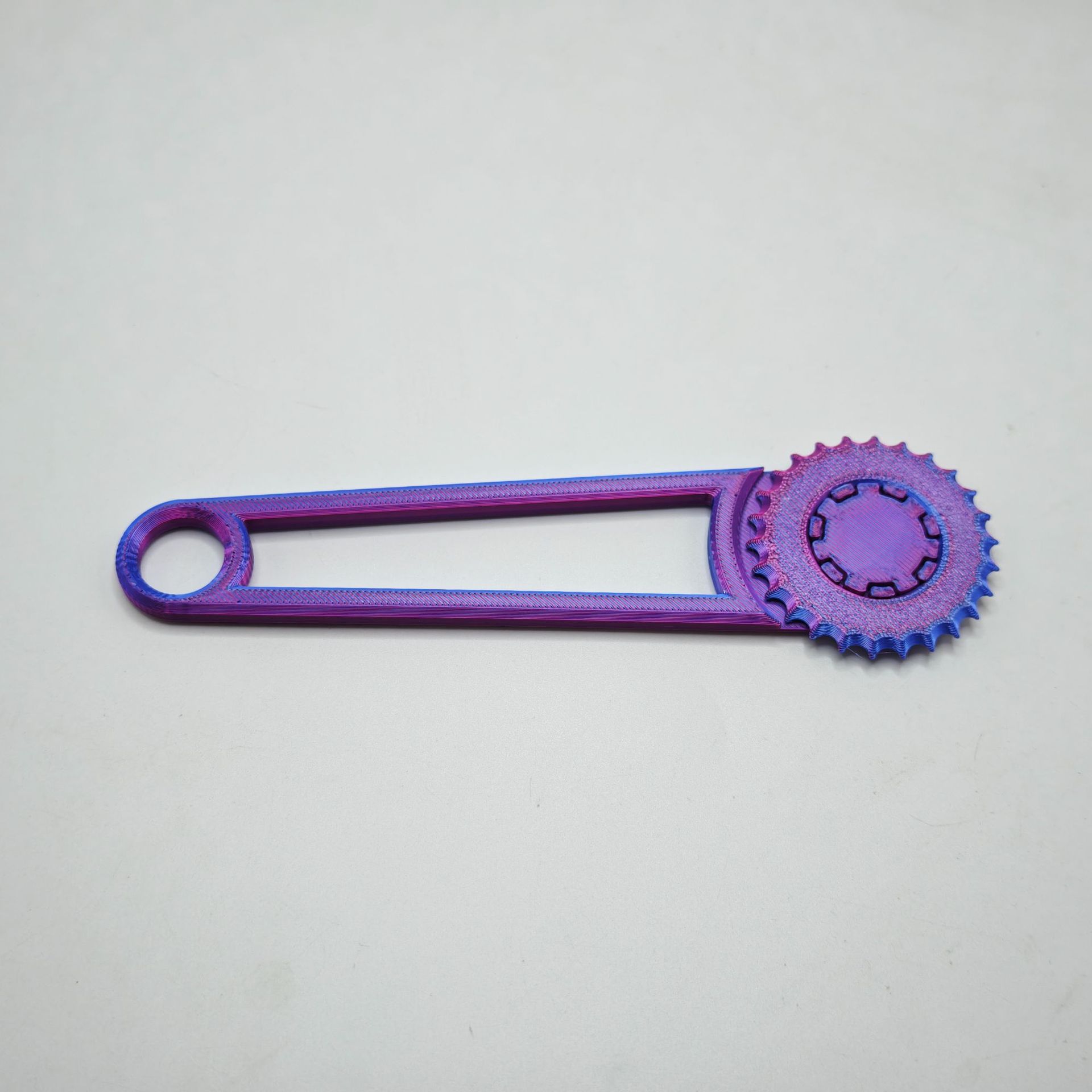 

2025 Новый инструмент для пробивания картонных коробок - Сверхпрочный дырокол для бумаги для дома, DIY, рукоделия, упаковочных материалов фиолетовый