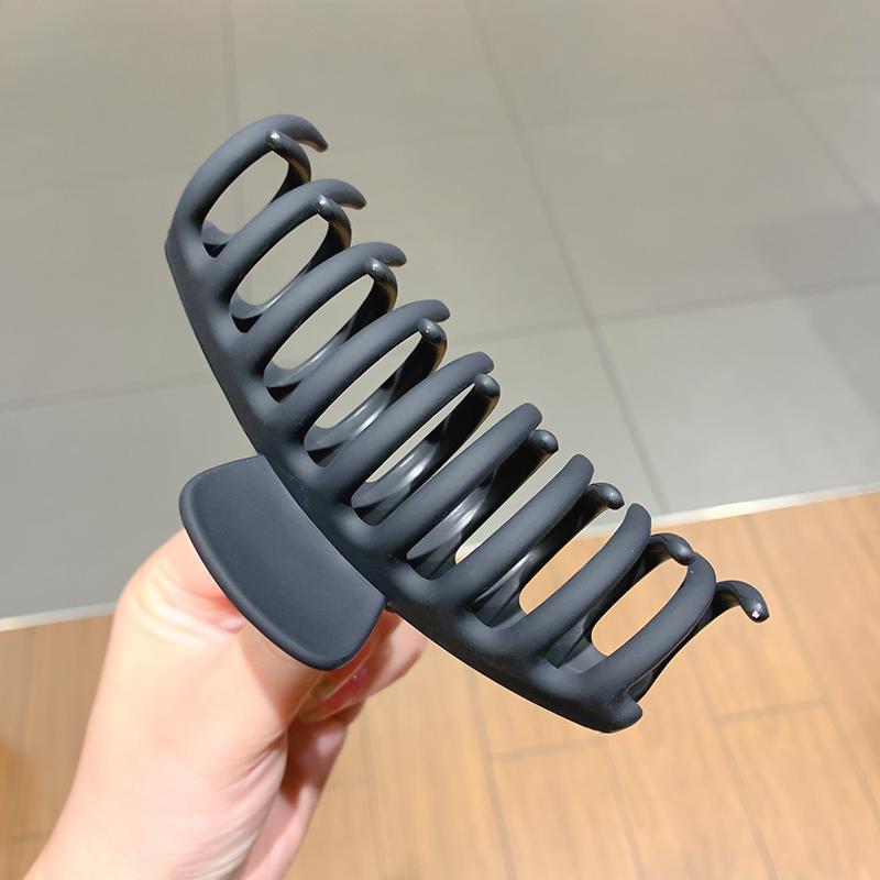 Elegant Large Hair Claw Clip for Thick Hair - High-End Korean Updo Shark Clip