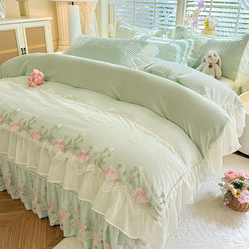 New Elegant Matte Milk Velvet French Lace Princess Style Bedspread Set