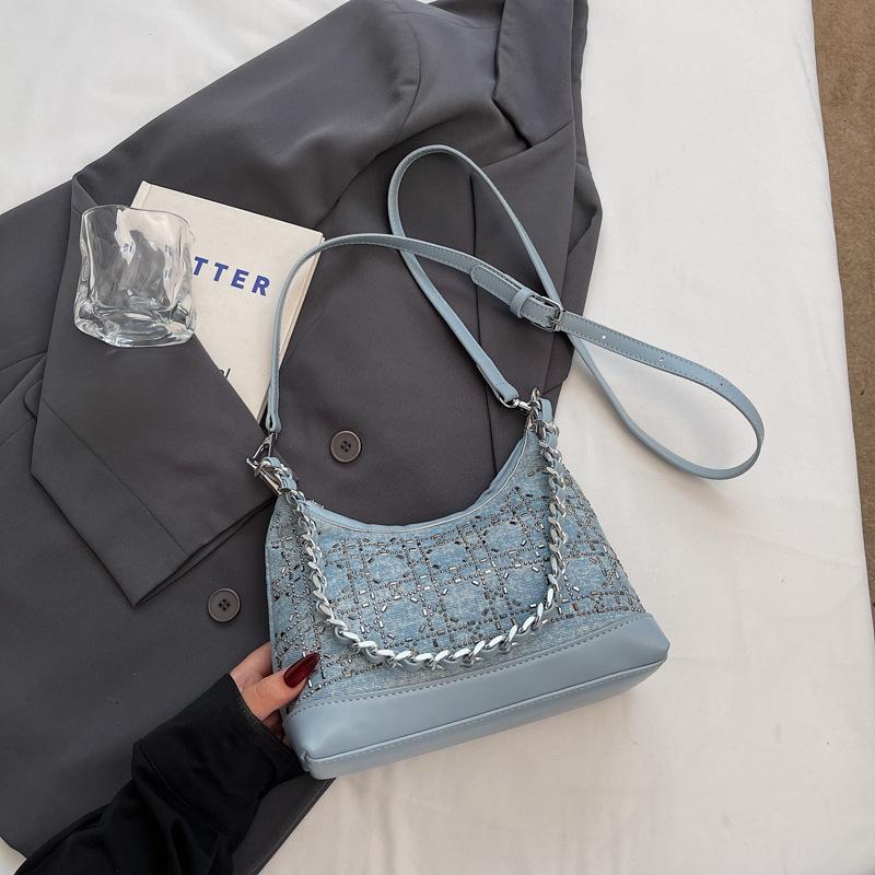 

Модная сумка ручной клади с бриллиантами, женская, 2025, новая, темпераментная, сумка-пельмень в цыганском стиле, нишевый тренд, универсальная сумка-мессенджер 22*8*17