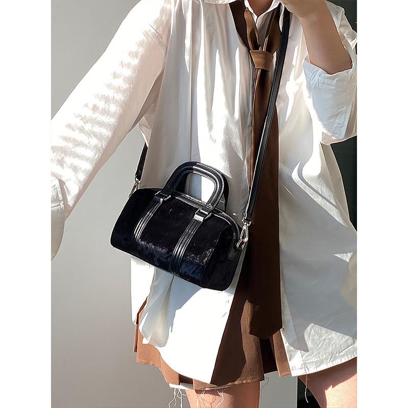 IELGY Female Bag Dark Temperament All-Match Boston Bag