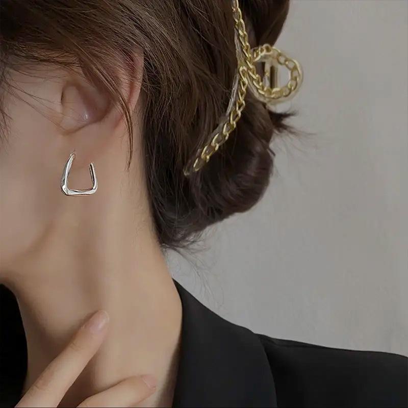 Korean Minimalist Geometric Twisted Square Earrings - Versatile Light Luxury Jewelry