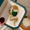 Broche Cobra de Luxo Coração de Cristal Verde Animal do Zodíaco Pins de Lapela para Mulheres Exquisite Broche de Joias para Festa de Lenço Vestido Casaco