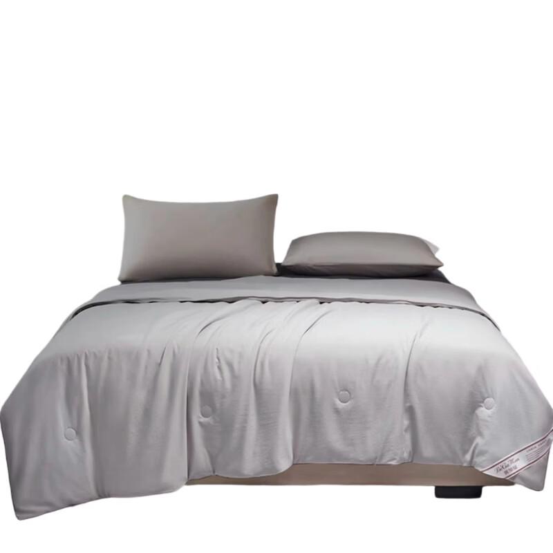 

Bijiaman White Jacquard Mulberry Silk Floss Quilt