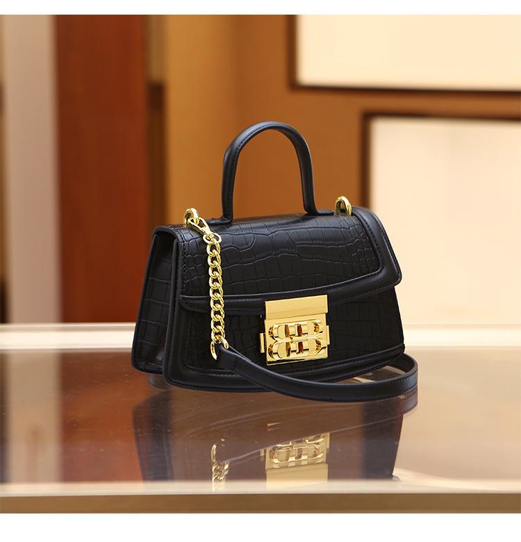 

Светская роскошь новая высококлассная сумка оригинальный нишевый дизайн повседневная сумка для通勤 женская сумка цепочка портативная сумка-мессенджер 22*7*13 чёрный