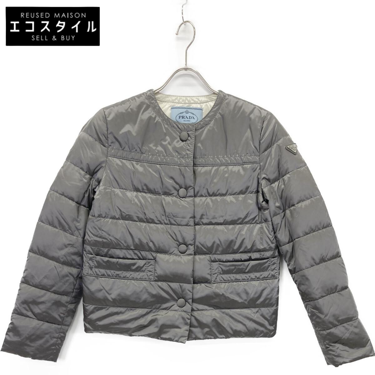 

PRADA 29B831 Gray Triangular Plate Collarless Light Down Jacket 38 khakiUsed