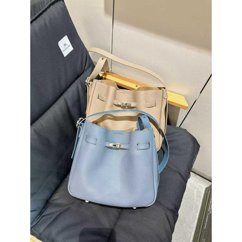 Bucket bag women's new commuter versatile messenger bag bag 2026 retro shoulder armpit bag high-end casual women's bag