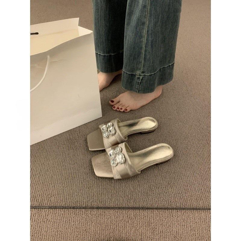 Temperament rhinestone word with open-toed thick-heeled slippers for women's summer wear new beautiful low-heeled sandals