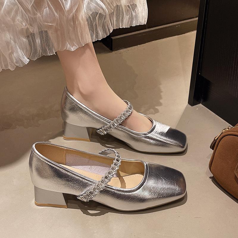 

Mary Jane shoes women s summer new fashion versatile skirt rhinestone thick heel square head shallow mouth single shoes 35