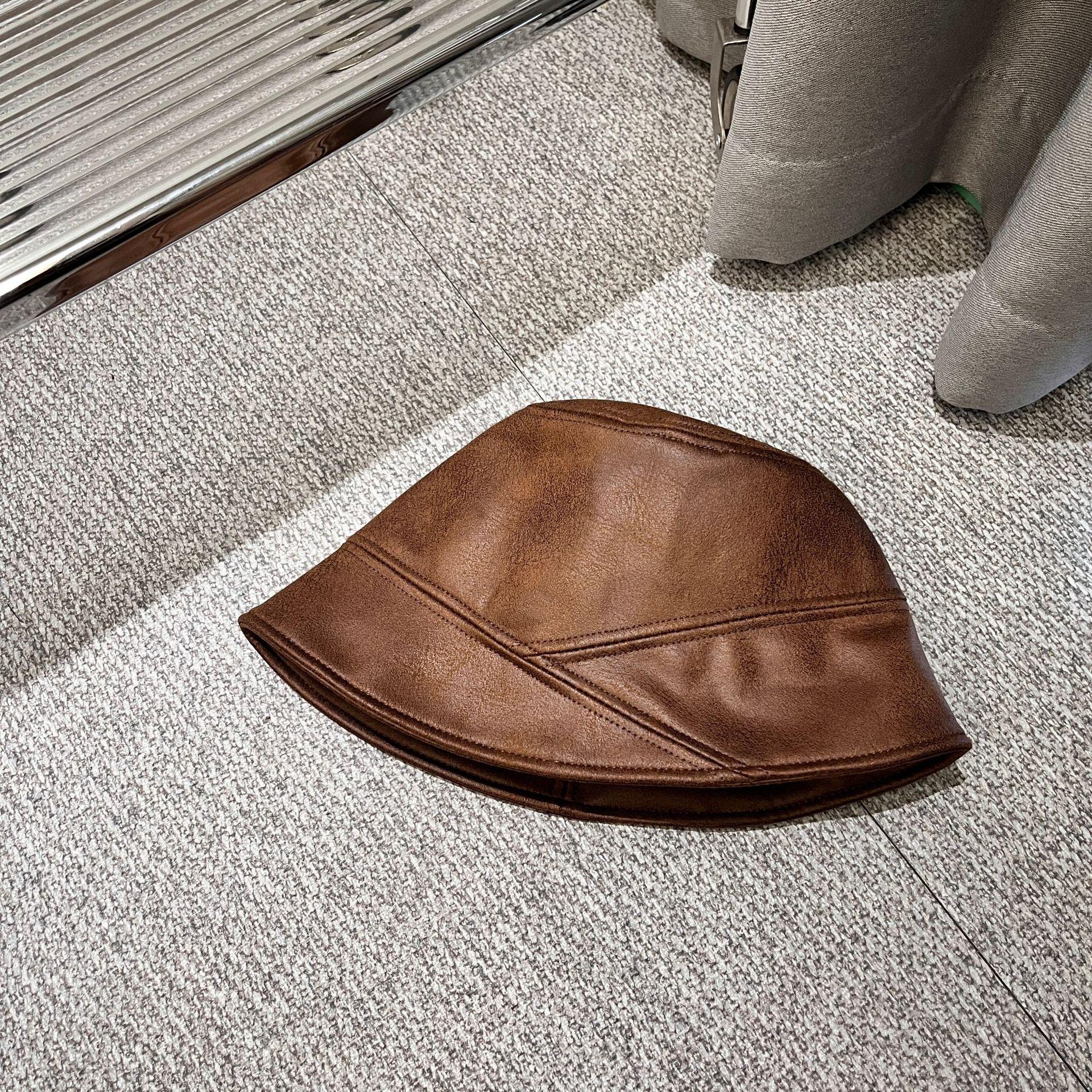 

Сильный холодный ветер, высококачественный дизайн, простая шляпа-ведро, закрывающая лицо, показывающая лицо, маленькая кожаная прямая шляпа, универсальная для мужчин и женщин M（56-58cm）