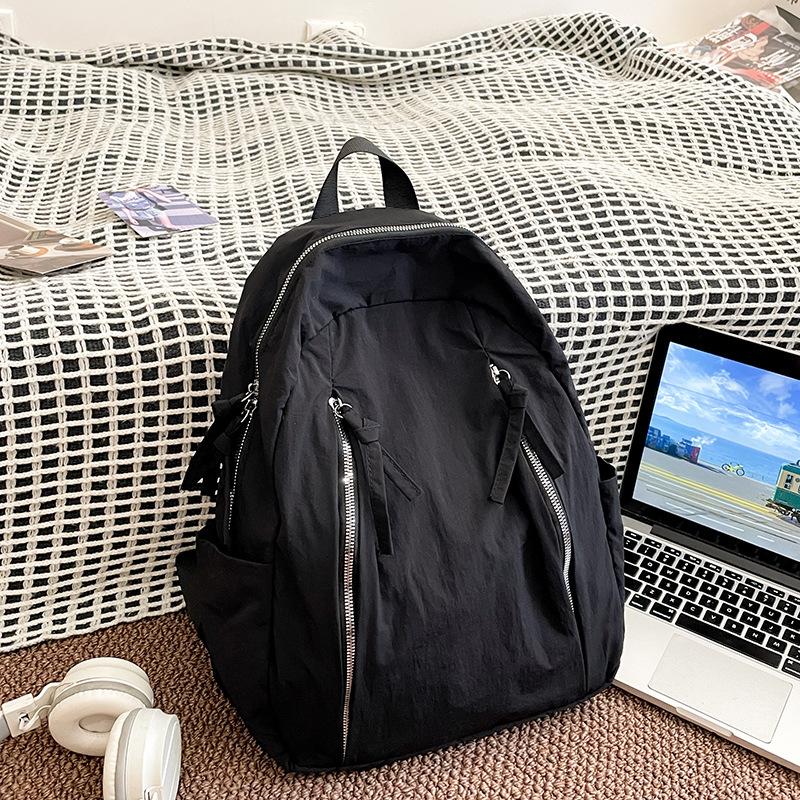 

2024 new fashion and leisure simple small backpack college student commuting shopping backpack small fresh travel schoolbag чорний