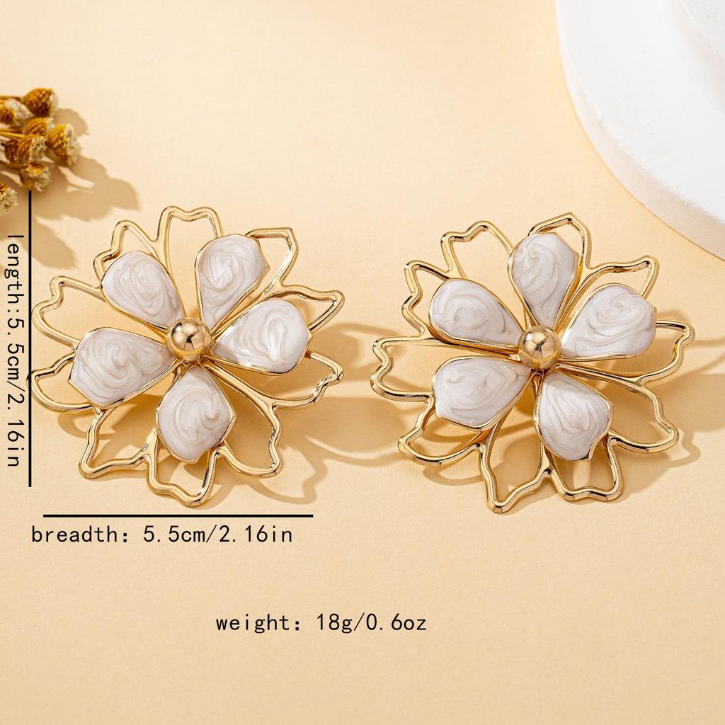 A Pair of Women's Earrings, Three-Dimensional Flower Oil-Drip Craftsmanship, Unique and Exaggerated Earrings, Suitable for Daily Wear and Vacation Wea