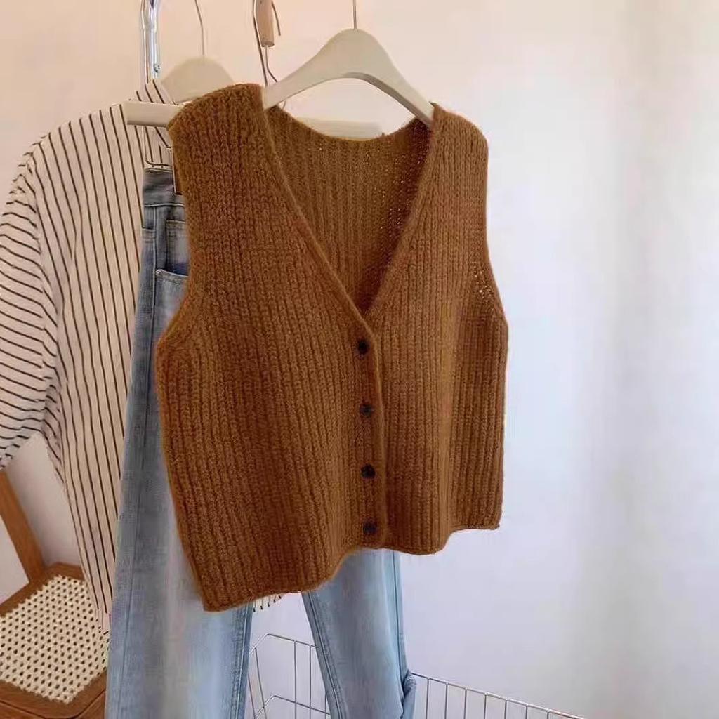 Korean new thick needle retro simple single-breasted sleeveless stacked knitted vest women commuting knitted outer women