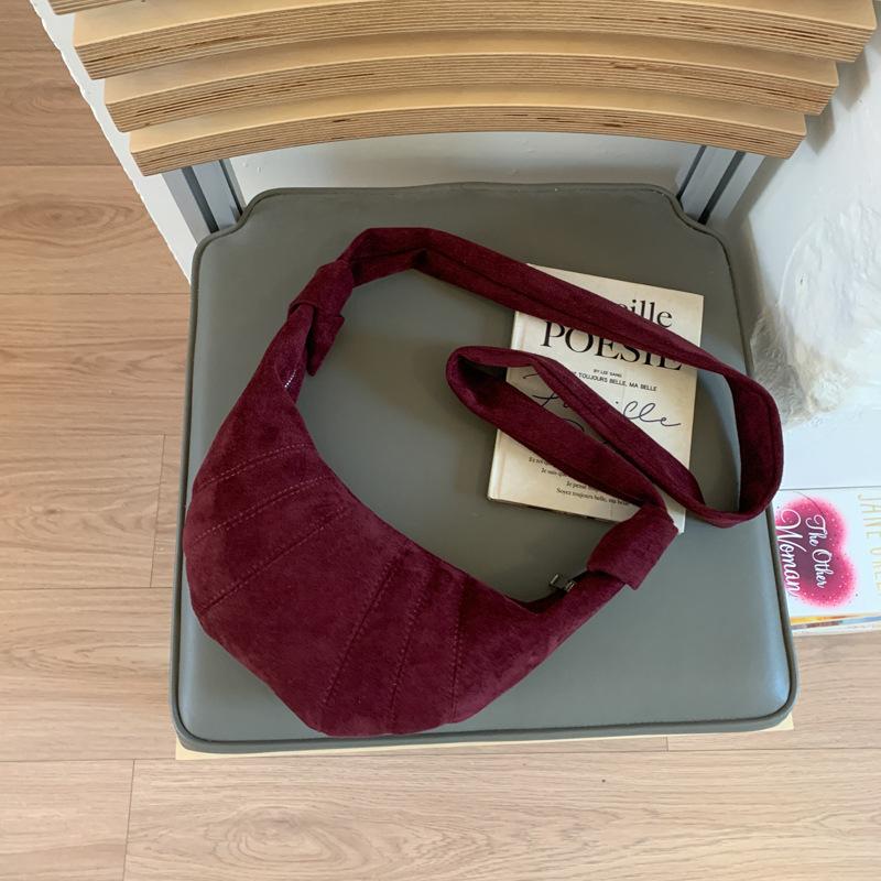 Niche Design Fashionable Suede Horn Bag Women's 2025 New Ins Retro Casual Dumpling Bag Messenger Bag