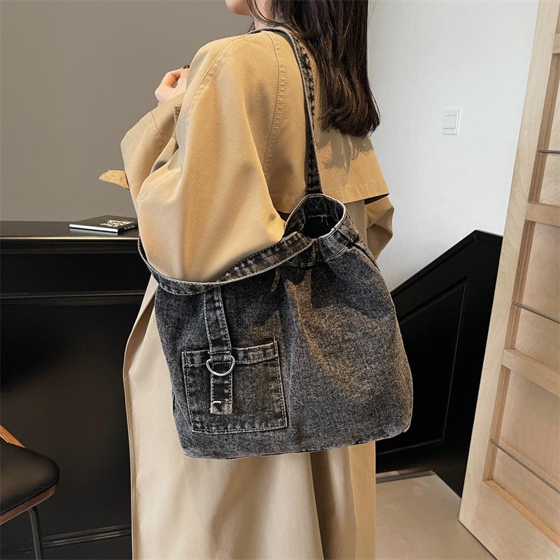 2025 new denim shoulder bag women's casual simple Korean version girls tote bag canvas student portable make-up bag