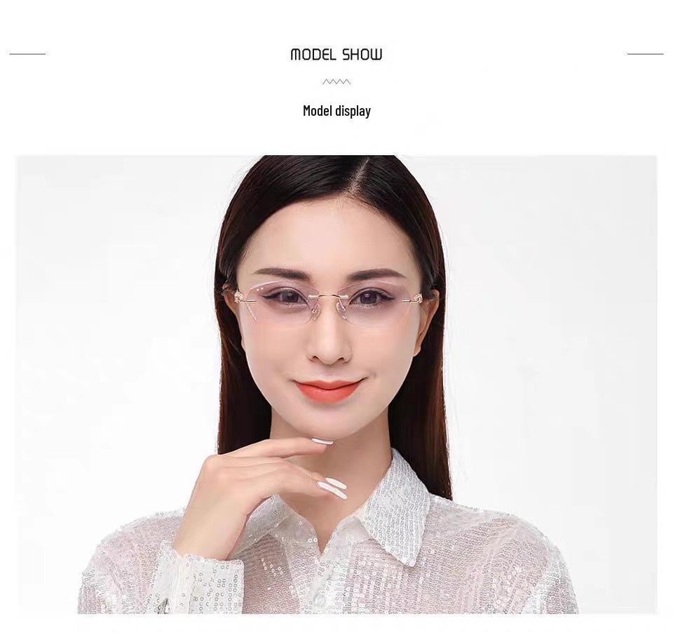 Women's Ultra-Lightweight HD Presbyopia Glasses: Fashionable Blue Light Blocking Reading Glasses for Middle-Aged and Elderly Women