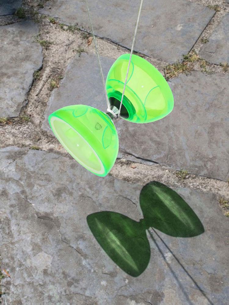 Dreifach gelagertes Diabolo mit 2 Diabolostöcken Schnur und Netzbeutel Tragbares Diabolo Jonglier-Diabolo für Kinder Erwachsene Ältere