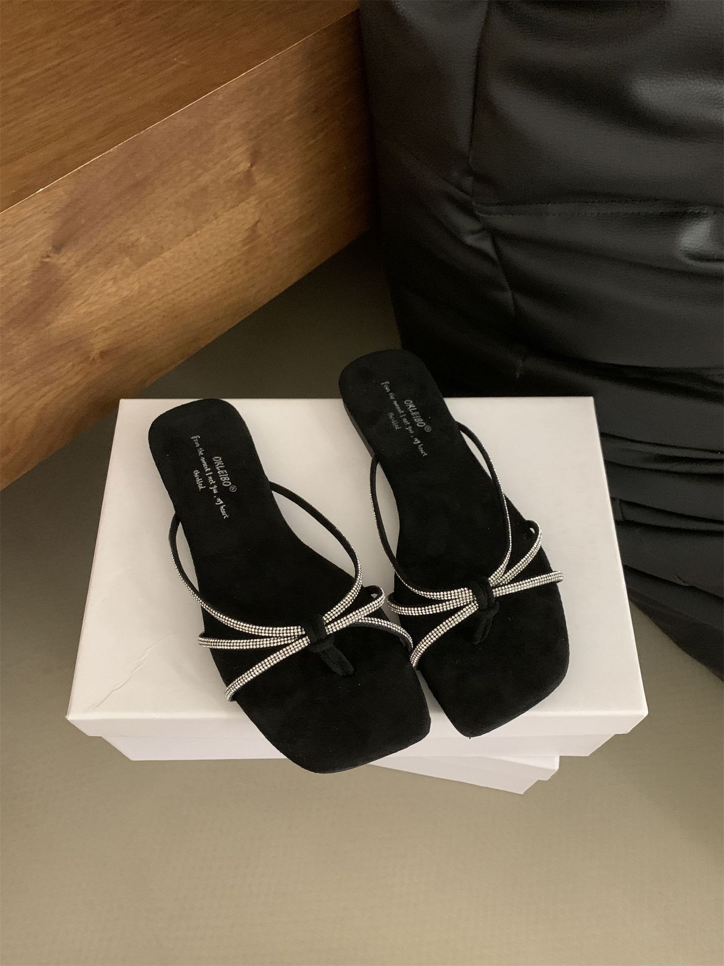 

2025 spring and autumn new French flat toe flip-flops fairy shoes retro new Chinese satin strap drag 40 чёрный