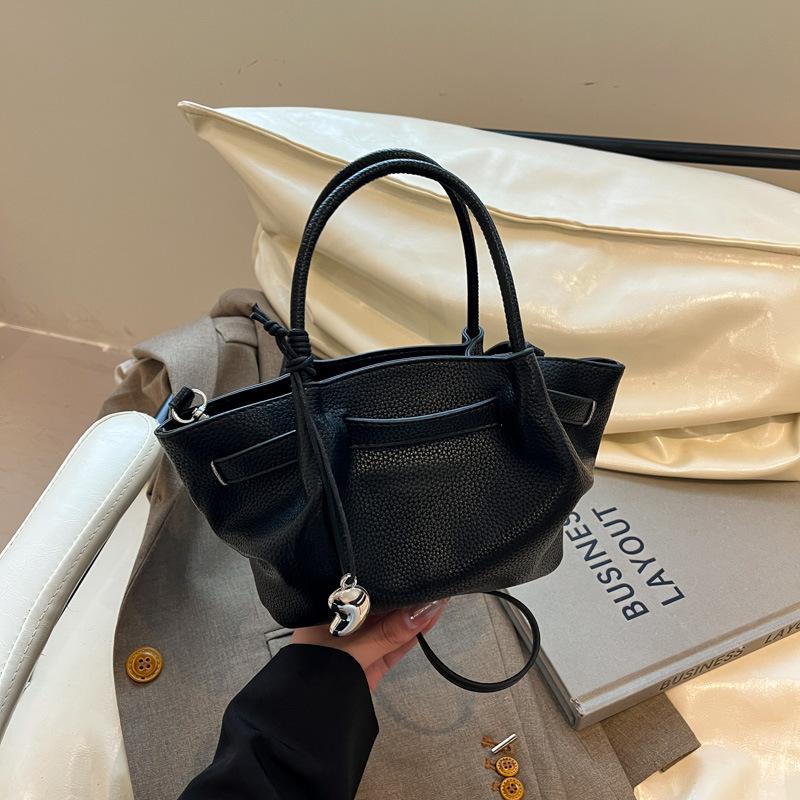 Korean version of retro portable bucket bag women's 2025 summer new light foreign-grade texture casual shoulder messenger bag