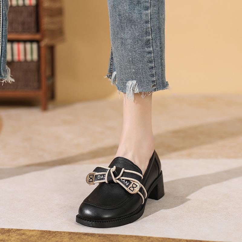 

Кожаные туфли на плоской подошве для женской обуви Huizhou Su Yinyin, такие же маленькие кожаные туфли черного цвета, универсальные, новые весенние мокасины 34 чёрный