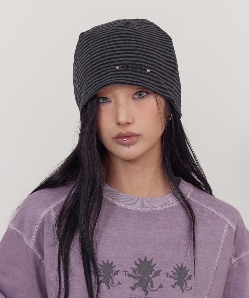 Tonilolenseu Striped Studded Beanie