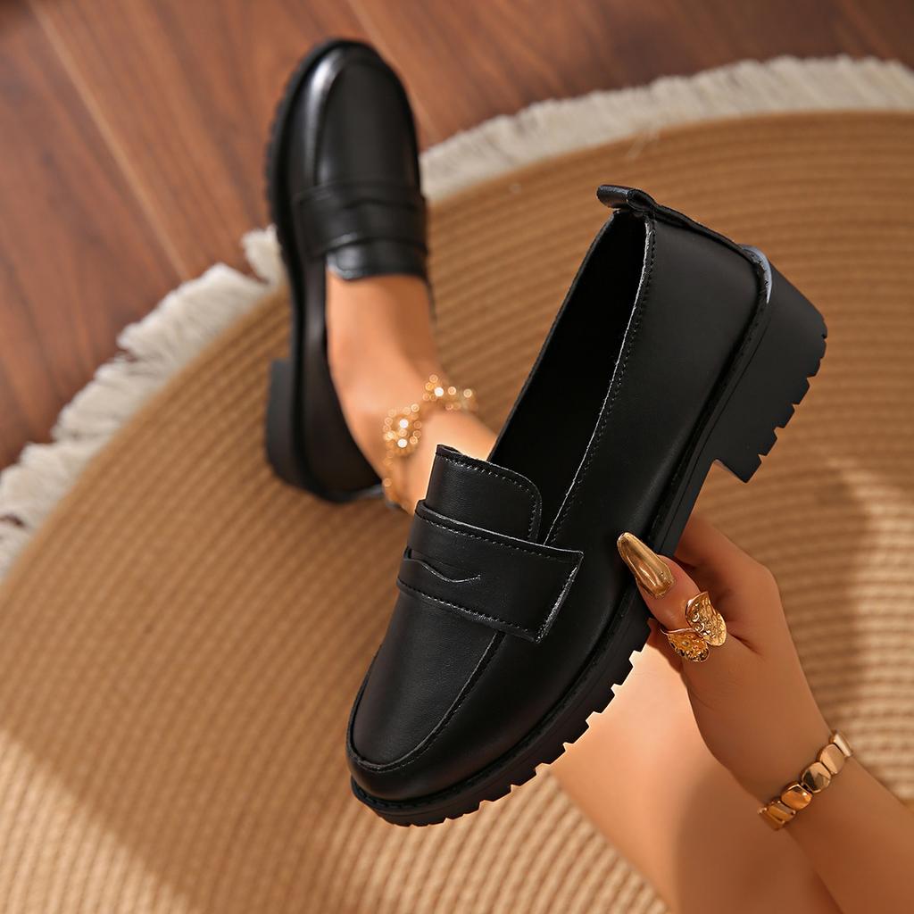 20252025 Außenhandel große Größe bequeme Damenschuhe neue Slipper modisch britischer Stil kleine Lederschuhe