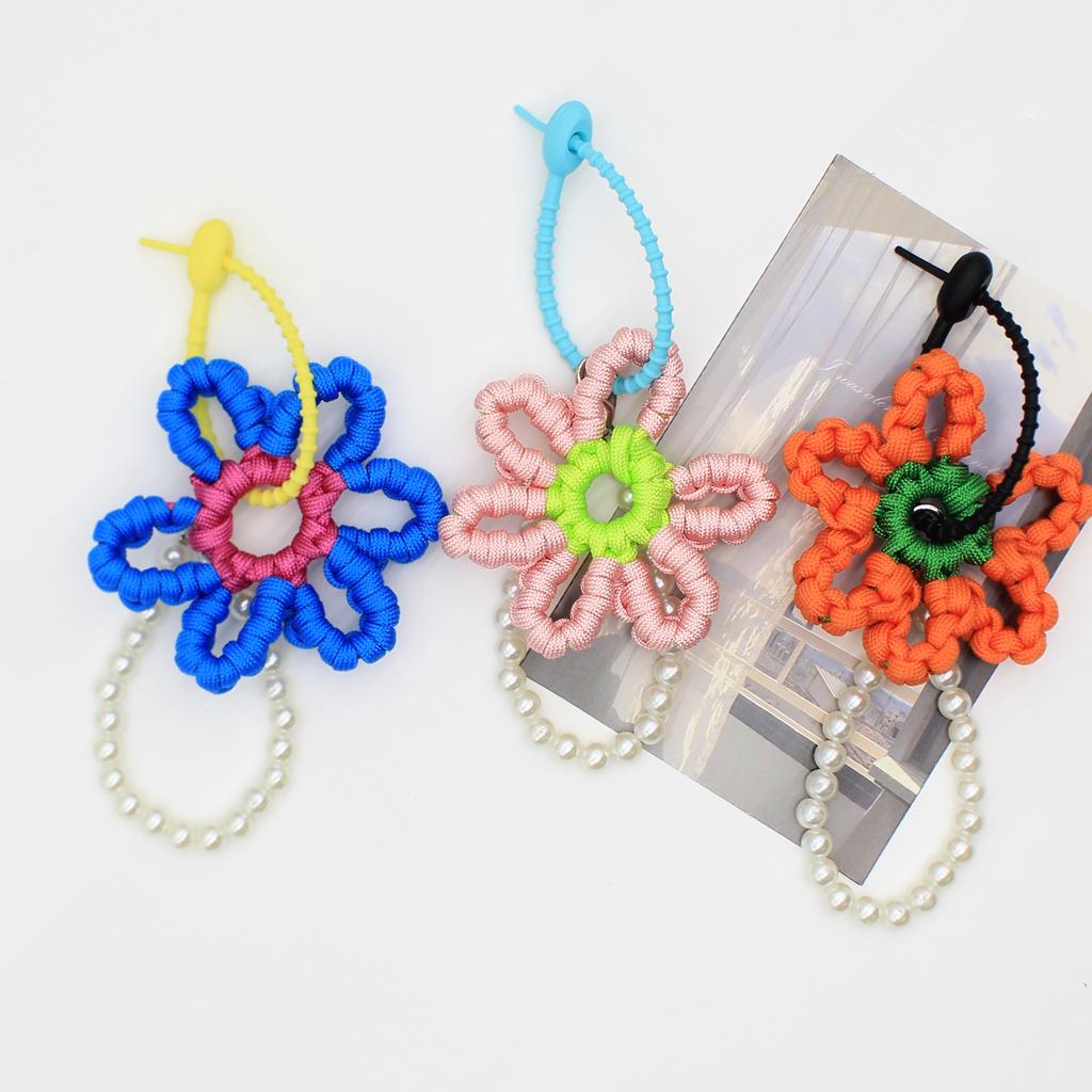 Cute and Childlike Hand-woven Carrot Flower Keychain Mobile Phone Pendant Bag Jewelry