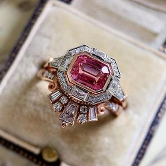 Luxury Zircon Gem Diamond Band Ring with Niche Appeal