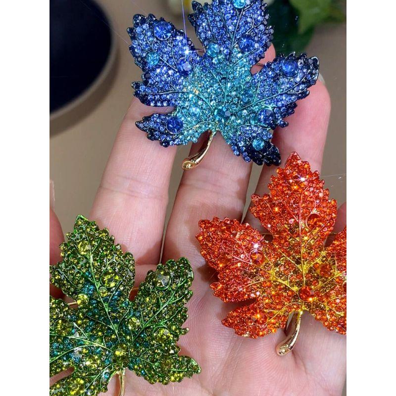Fancy Design Fashion Fashion Maple Brooch Female Super Flash Rhinestone Leaf Pin Suit Coat Corsage Accessories