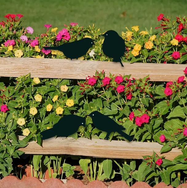 Rustic Metal Bird Silhouette Set: 4-Piece Outdoor Garden Courtyard Decoration