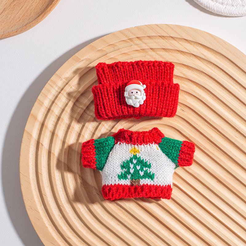 Labubu Christmas Sweater & Accessories Set for All Generations Keychain
