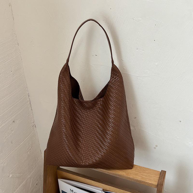 Korean Designer Large-Capacity 2026 Tote Bag: Stylish, Personalized, Women’s Fashion for Commuting - Wear As Shoulder or Crossbody.