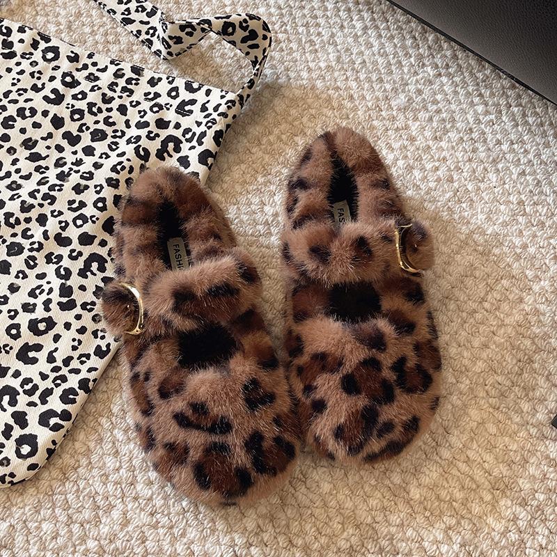 

2025 autumn and winter new fashion fluffy leopard print flat bottom buckle with warm versatile fluffy slippers Boken shoes women 40 леопард друку кольору