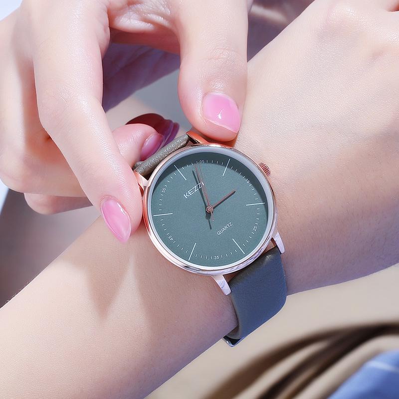 Kezzi 2023 Unisex Trendy College Style Engraved Casual Wristwatch