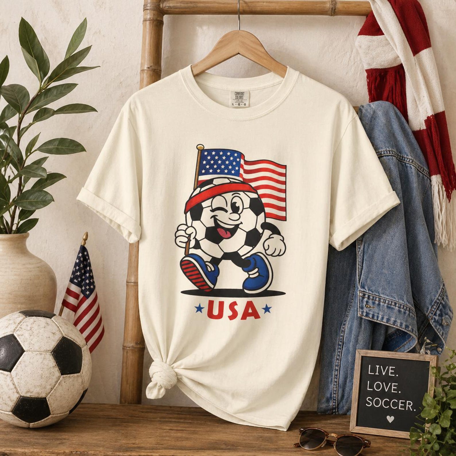 US Patriotic Soccer Ball Character T-Shirt | USA Flag S