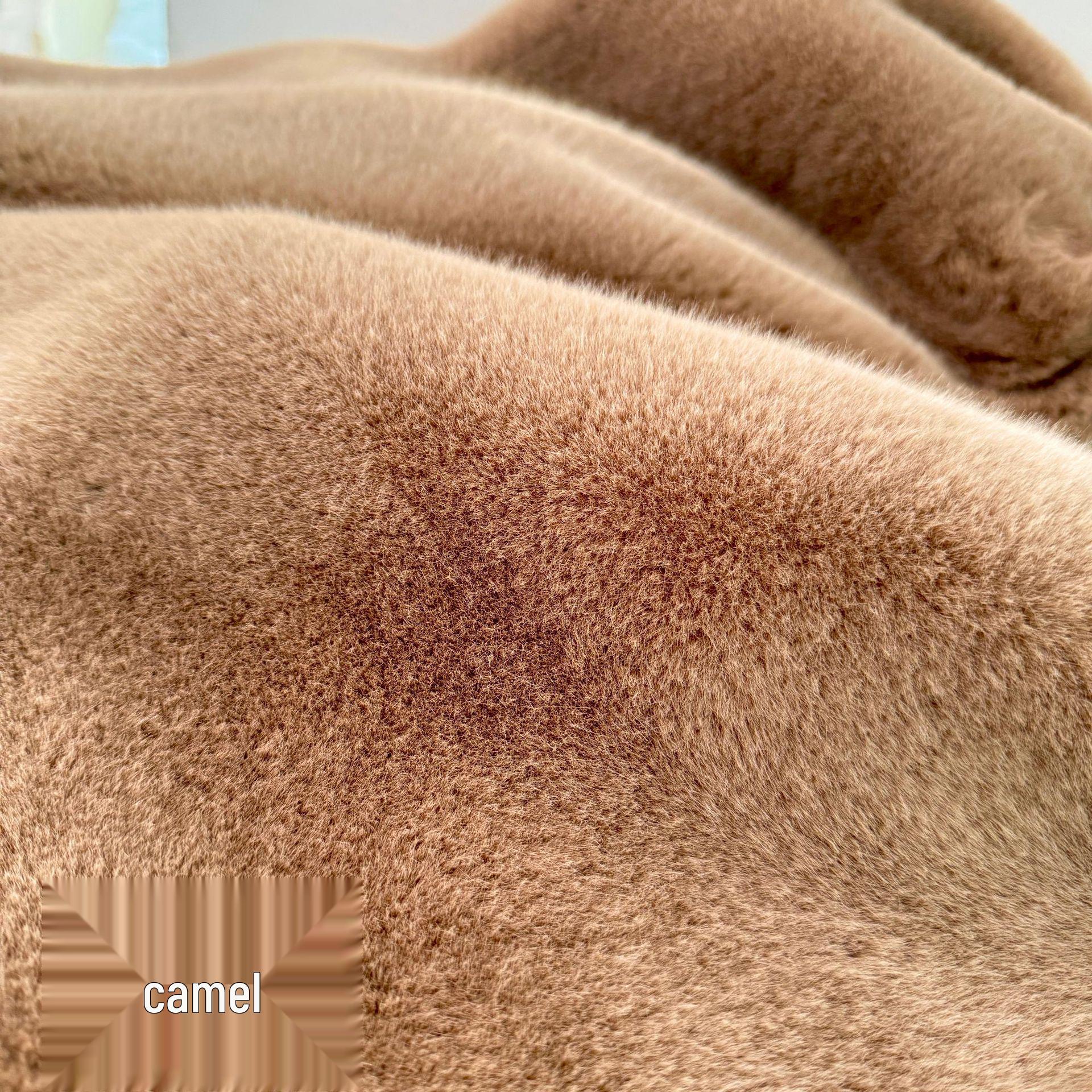 

1300g Faux Mink Fur Velvet Fabric for Plush Toys and Clothing