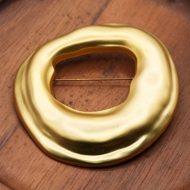 Pleated Devil'S Eye Brooch Alloy Keyhole Shape Glaze Luxury Badge Pin Trendy Tassels Banquet Clothes Metal Pin