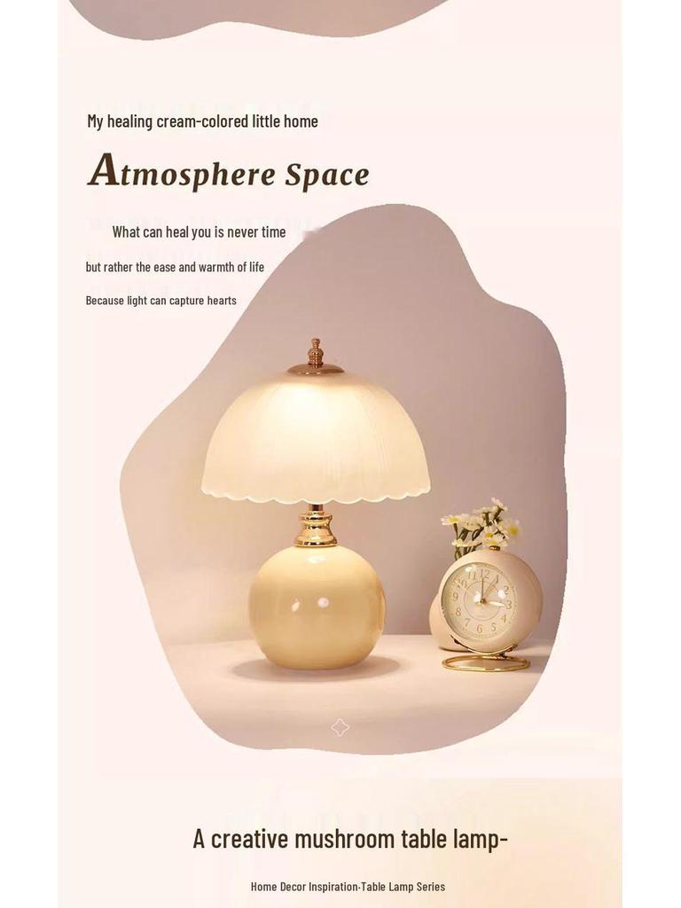 2025 Creme Stil Luxus Nachttischlampe: Elegantes Hochzeitsnachtlicht