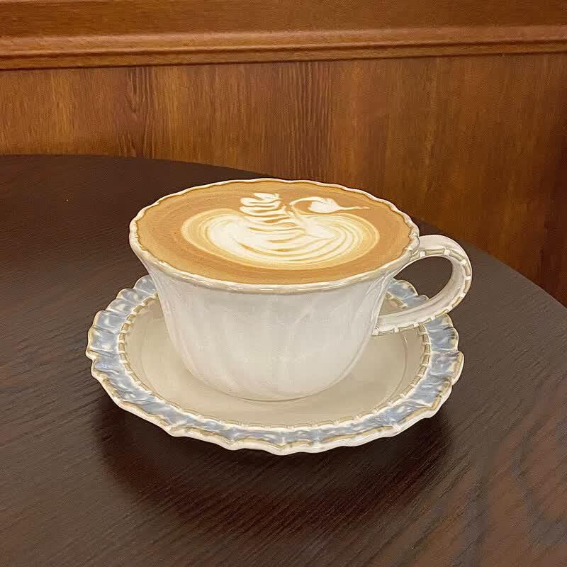 Qiwei French Embossed Ceramic Coffee Cup & Saucer with Lid
