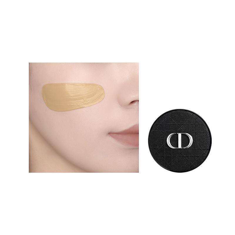 

DIOR Cushion 2N Glow No gift box, no gift bag белый
